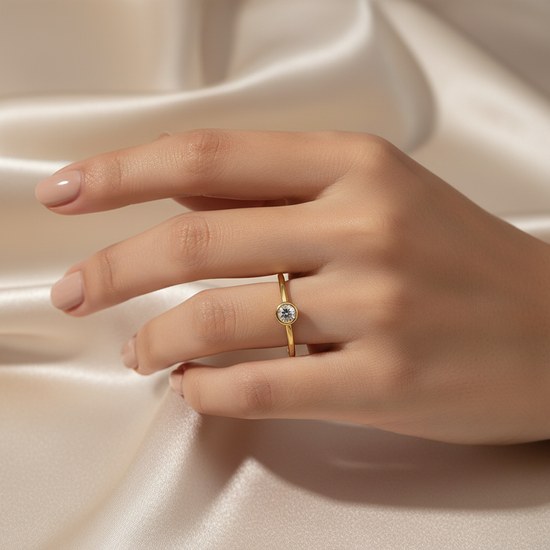 Zlatý prsten se zirkonem