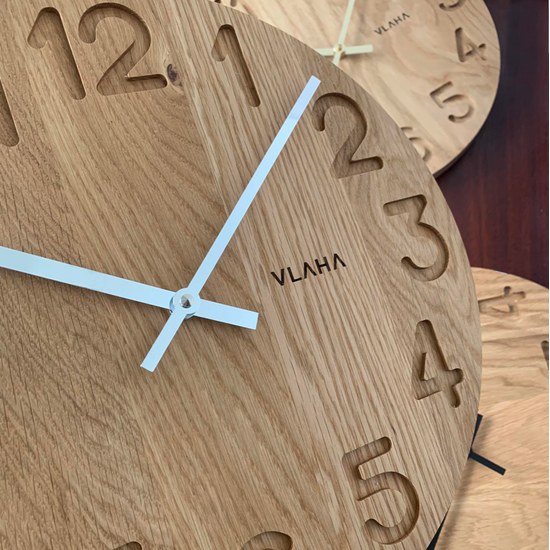 VLAHA Dřevěné hodiny OAK vyrobené v Čechách se stříbrnými ručkami ⌀34cm