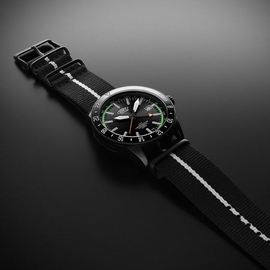 Hodinky PRIM Sport Tritium 25 - World Timer W91P.13238.B