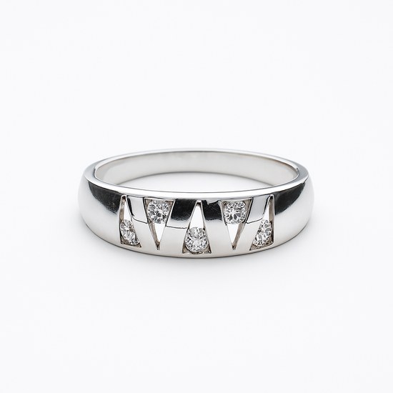 Zlatý prsten z bílého zlata se zirkony