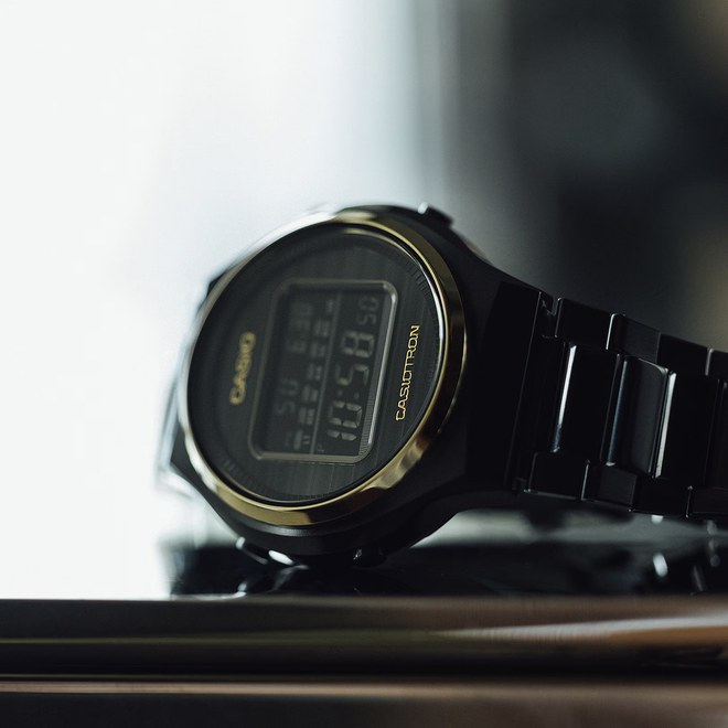 Hodinky Casio TRN-50ZE-1A - limitovaná edice u příležitosti 50 let značky Casio