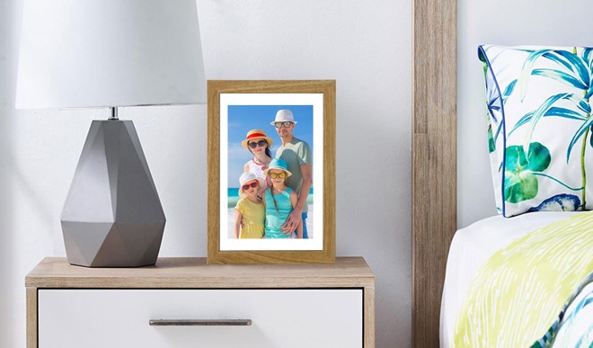TFA 37.1002.08 - digitální fotorámeček s aplikací FRAMEO a přesným časem