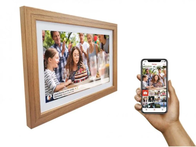 TFA 37.1002.08 - digitální fotorámeček s aplikací FRAMEO a přesným časem