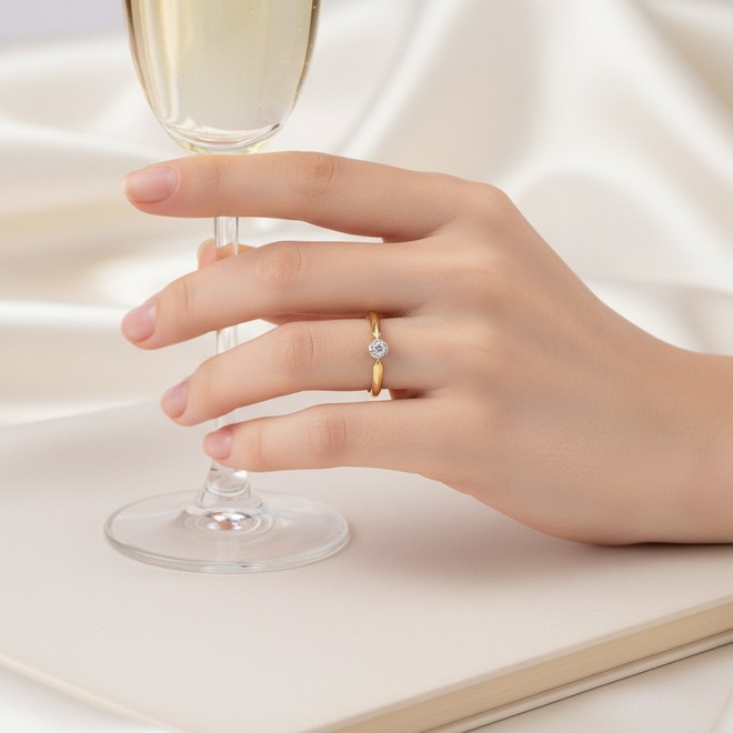 Zlatý 585/1000 prsten s briliantem a detailem z bílého zlata 381.1817 0,04ct
