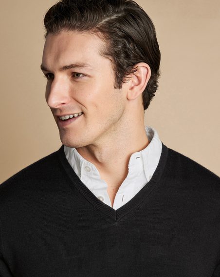 Charles Tyrwhitt Merino V-Neck Jumper — Black