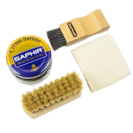 Set regalo con due spazzole, crema per scarpe e panno per l'applicazione Saphir