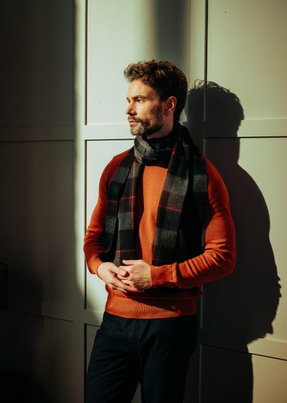 Joshua Ellis Classic Plaid Ripple Cashmere Scarf — Black x Chocolate x Grey x Red