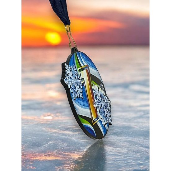 Rincon Black Acrylic Snowflake Medal