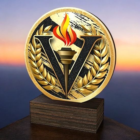 Holt Colour Victory Real Wood Trophy