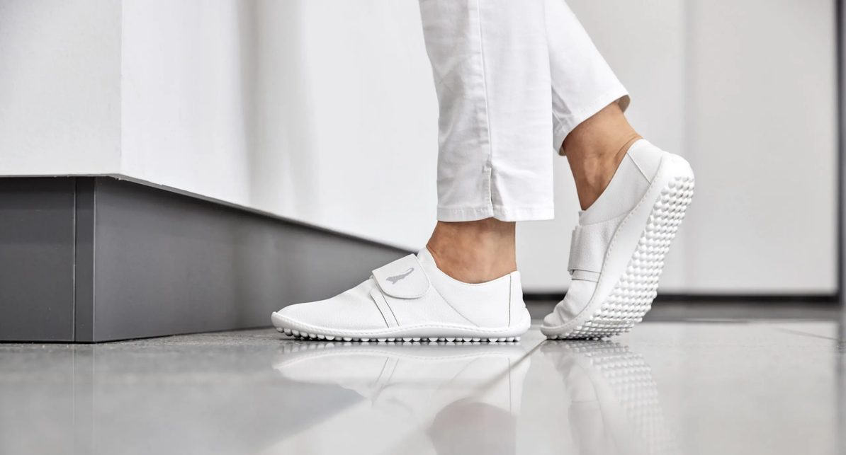 Barefoot shoes for healthcare professionals: Comfort during long shifts on your feet