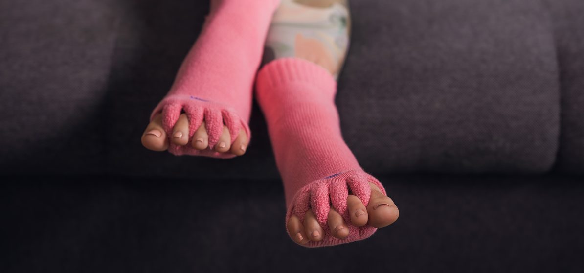 Adjustierungssocken und Zehenkorrektoren: Müde und schmerzende Füße verdienen die beste Pflege