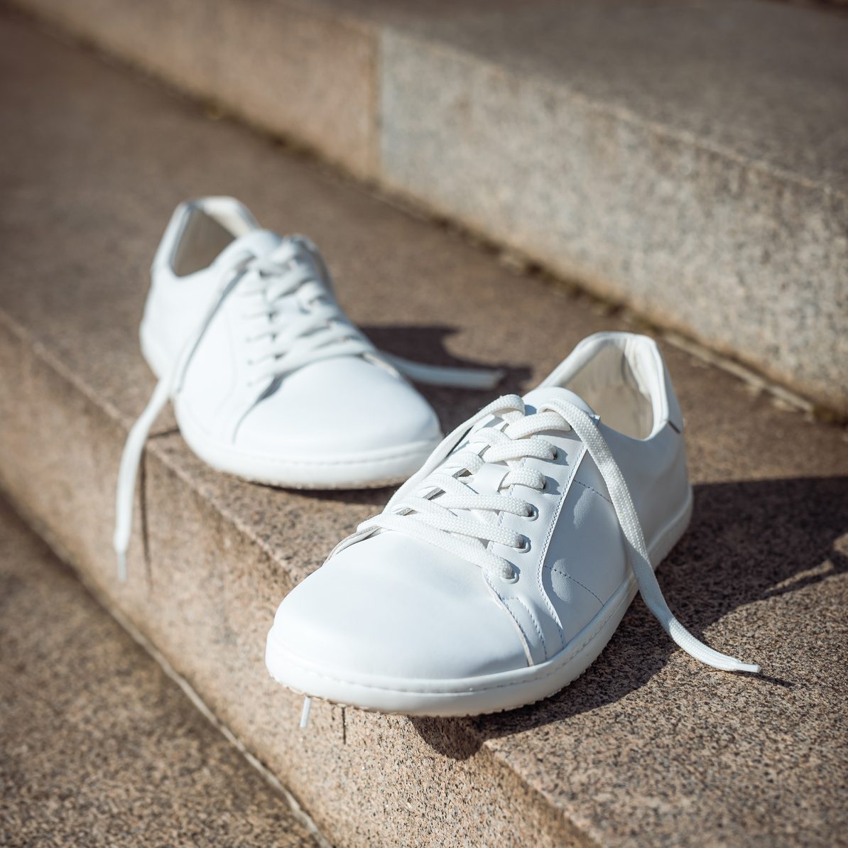 Barefoot boty nejsou pro každého: Kdy a proč si dát na chůzi naboso pozor