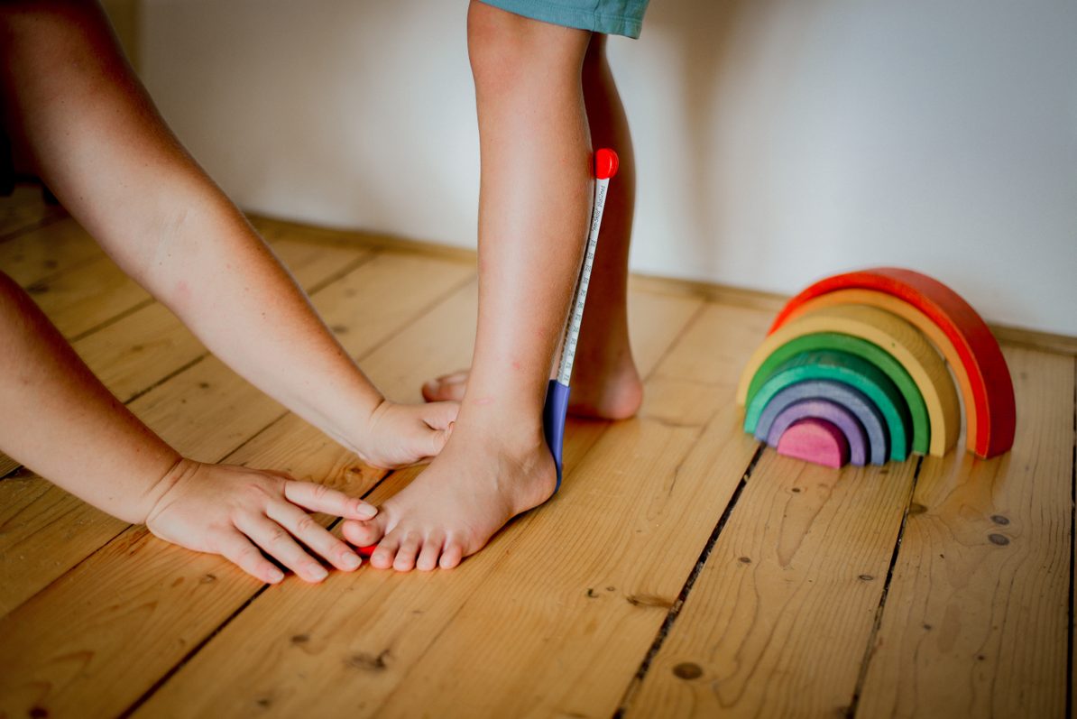 Kompletní návod na měření dětských nožiček: Tipy a chyby, kterým se vyhnout