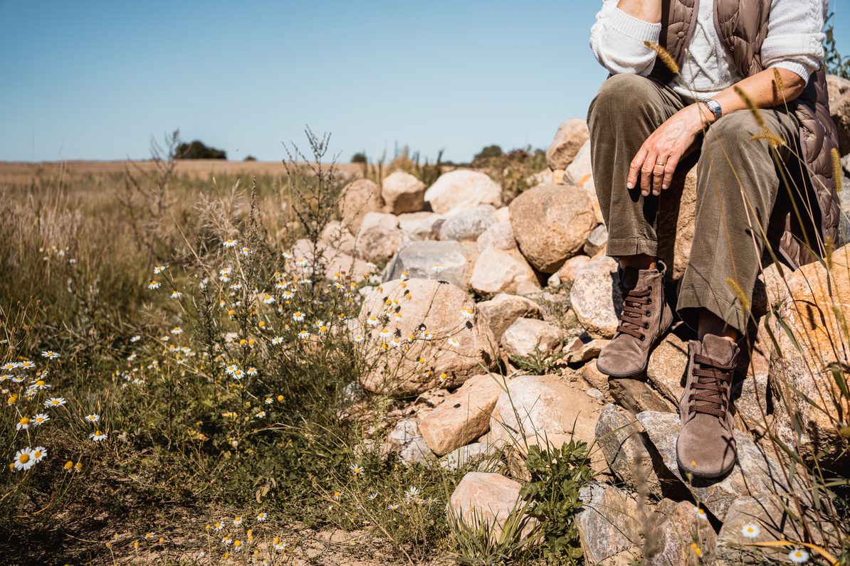 5 důvodů, proč zkusit barefoot v pozdějším věku.Objevte benefity bosé chůze