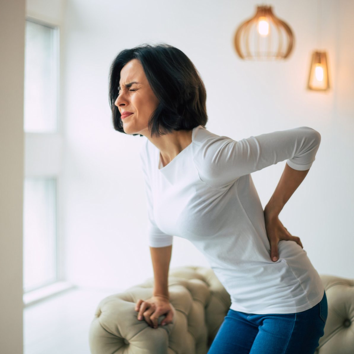 Von Ergonomie bis Training: Tipps von Physiotherapeut*innen zur Vorbeugung von Rückenschmerzen