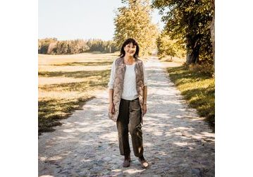 5 důvodů, proč zkusit barefoot v pozdějším věku.Objevte benefity bosé chůze