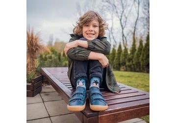 Barefoot boty do školy – od tenisek přes holínky až po přezůvky