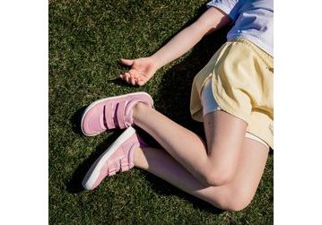 Barefoot boty na tělocvik: Proč jsou lepší než klasické cvičky?