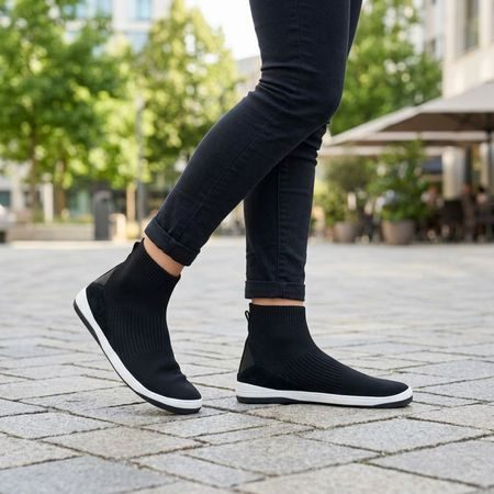 GROUNDIES® Kobe Black Женски Barefoot Slip-On Боти