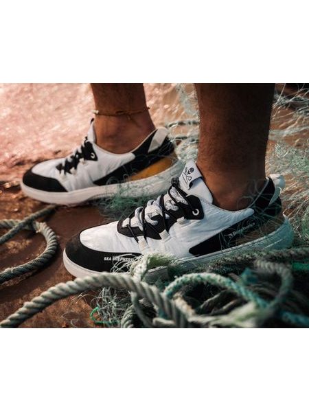 Adidași barefoot BAREBARICS REVIVE X SEA SHEPHERD - ORCA negri-albi
