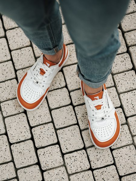 Ténis barefoot Barebarics Wave branco e laranja