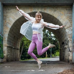 Bare feet, a healthier body: A scientific look at barefoot shoes