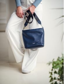 Nikolett Blue