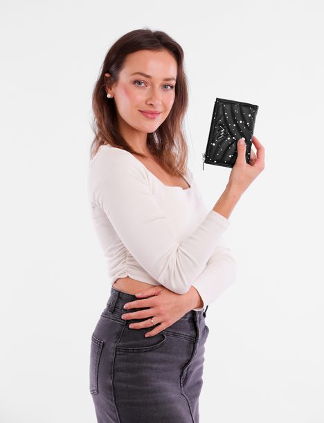Faustina Black