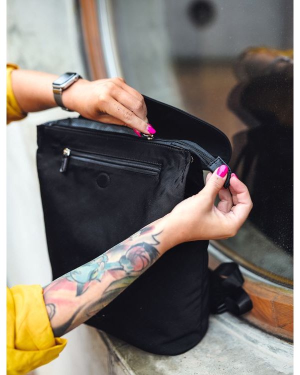 Joanna Canva Black