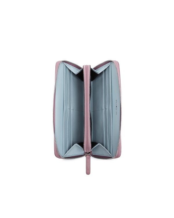 Judith Pink