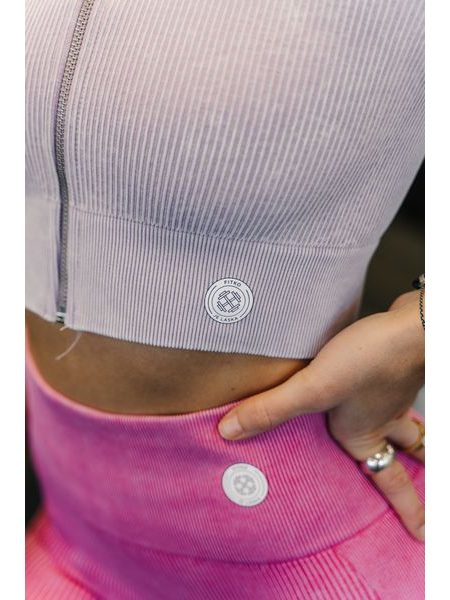 Sportovní tričko Fitko je láska - fialové s dírou jako hrom na zádech