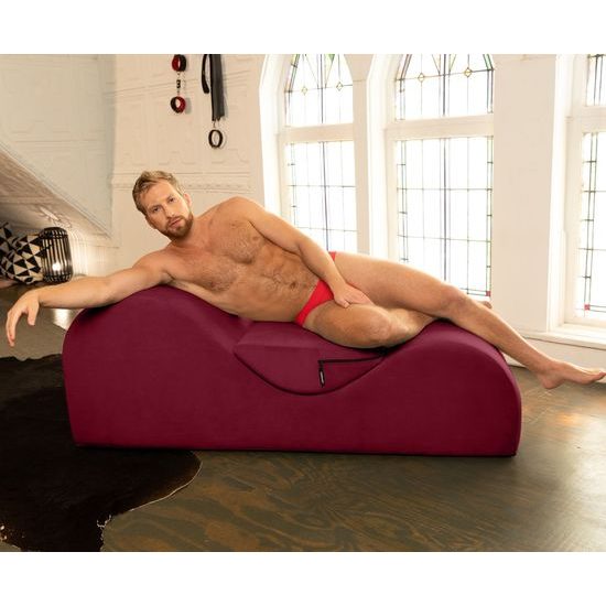 Liberator Esse Lounger Red