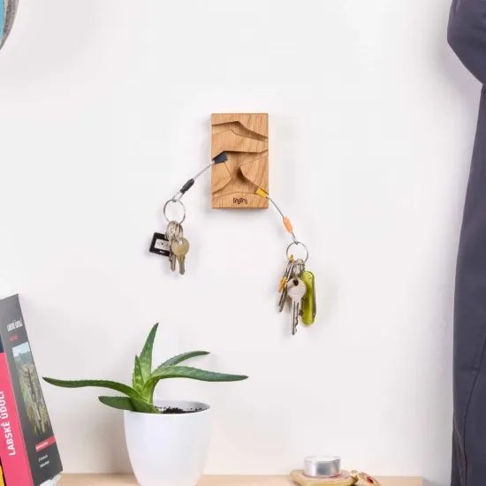Věšák na klíče Fujfuj Mini 2 Oak Wood Black Nut