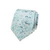 Kravata s modrým kvetinovým vzorom