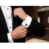 Set aus silbernen Manschettenknöpfen für Smokinghemden