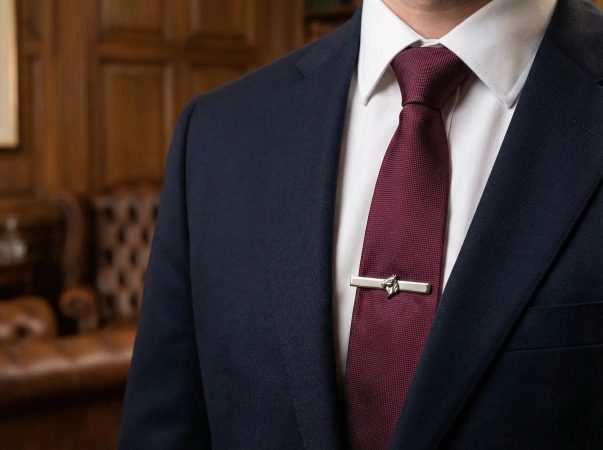 Krawattennadel: dezente Eleganz mit klarer Funktion