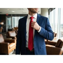 Мъжка вратовръзка с червено-сив десен