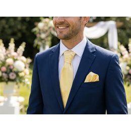 Svadobná regata v trávovo zelenom odtieni