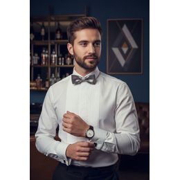 Biely motýlik s vreckovkou a lesklými prúžkami