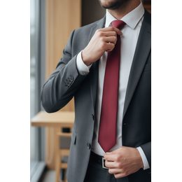 Зелена вратовръзка с груба текстура