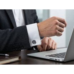 Butoni din piatra mov