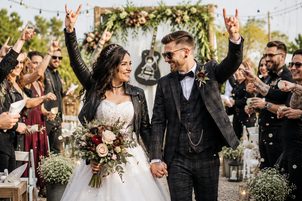 Rocková svatba: když elegance dostane temnější charakter