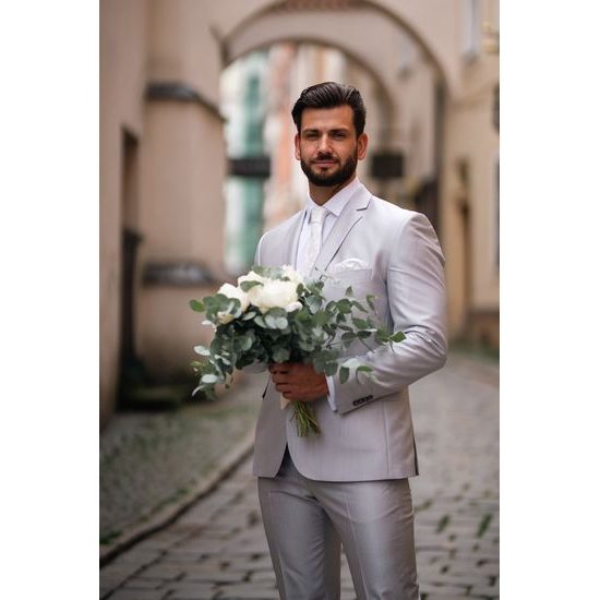 Шарена кремава вратовръзка с кърпичка