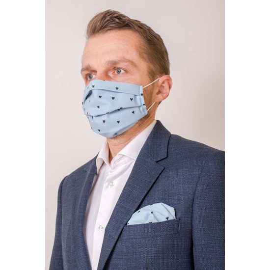 Světle modrý kapesníček se srdíčky