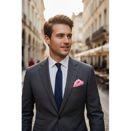 Różowa poszetka w białe groszki