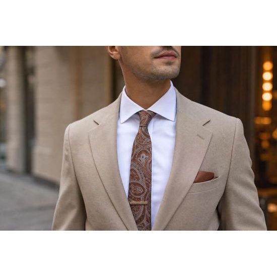 Cravată îngustă cu model paisley maro