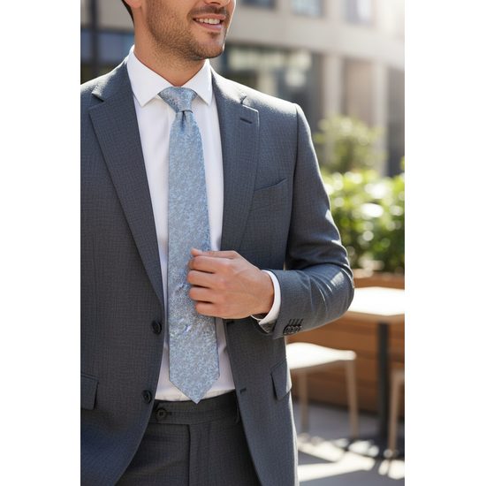 Puha világoskék nyakkendő virágmintával