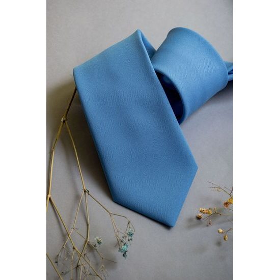 Hellblaue, matte Krawatte