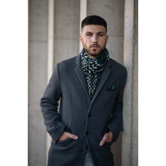 Eșarfă gri cu model colorat