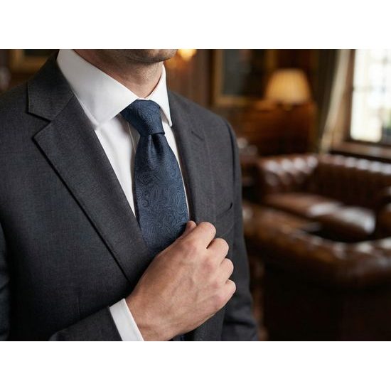 Dunkelblaue Krawatte mit dezentem Paisley-Muster